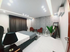 Con Stay Luxury Apartments Bahria Town Lahore
